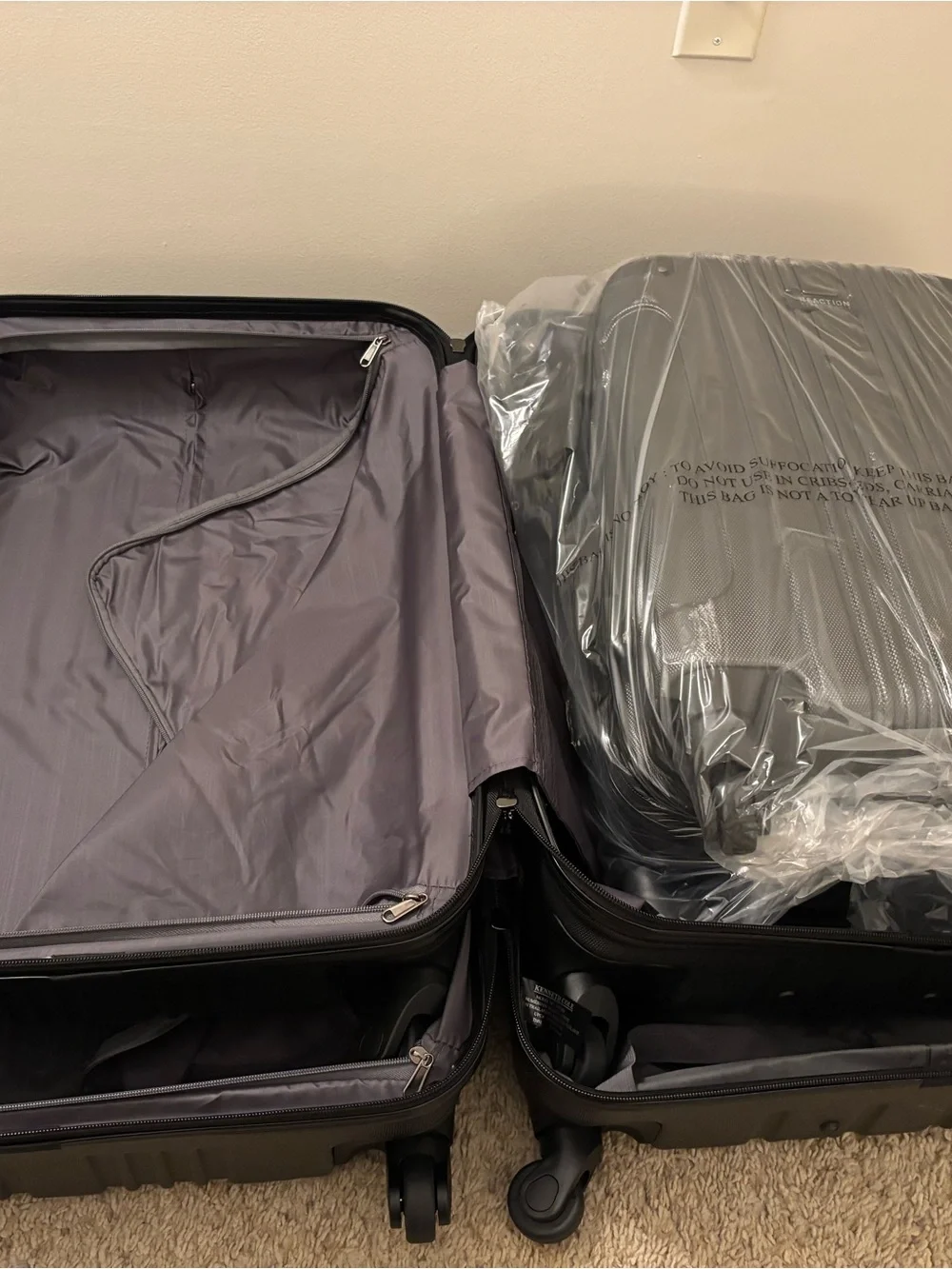 Kenneth Cole REACTION “Out of Bounds” hardshell 4wheel luggage (3 piece set)